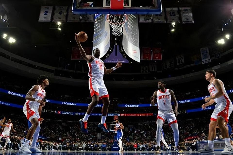 MK体育app下载-明明场上效果相当不错，但火箭还是没有给替补中锋更多表现机会？